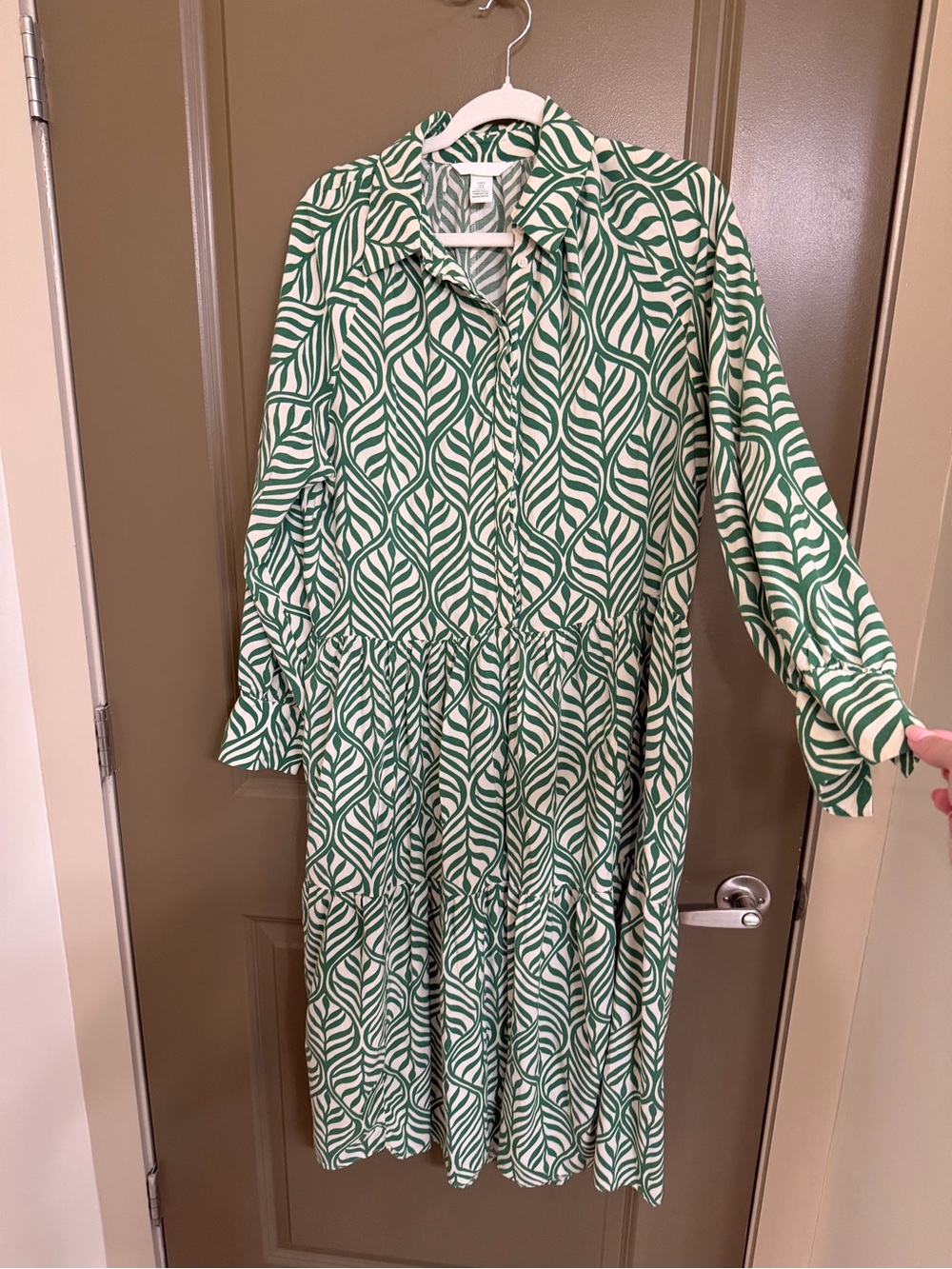 H&M Green Leaf-Print Button-Front Shirt Dress